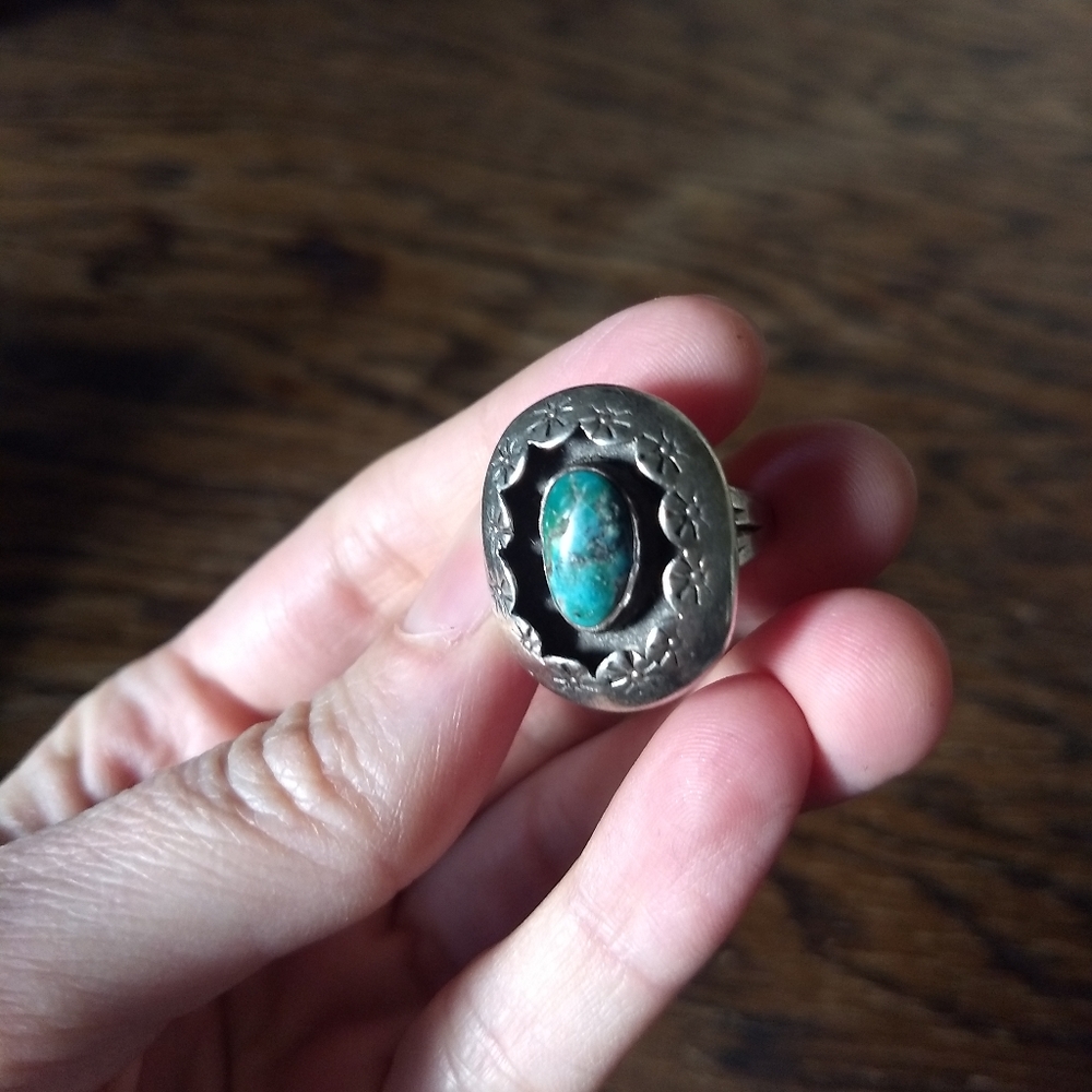 Navajo Sterling Shadowbox ring - Picture 1 of 7